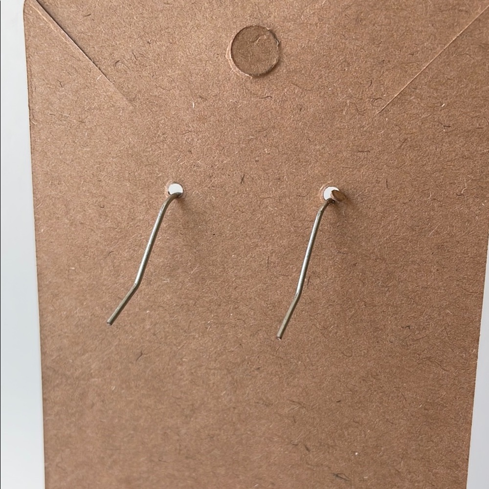 Elegant Silver and Green Drop Earrings - Picture 4 of 4